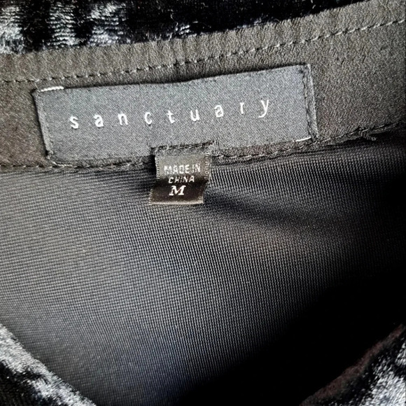 Sanctuary Womens Black Velour Snap Down Blouse with Snap Pockets Sz M - Picture 3 of 3